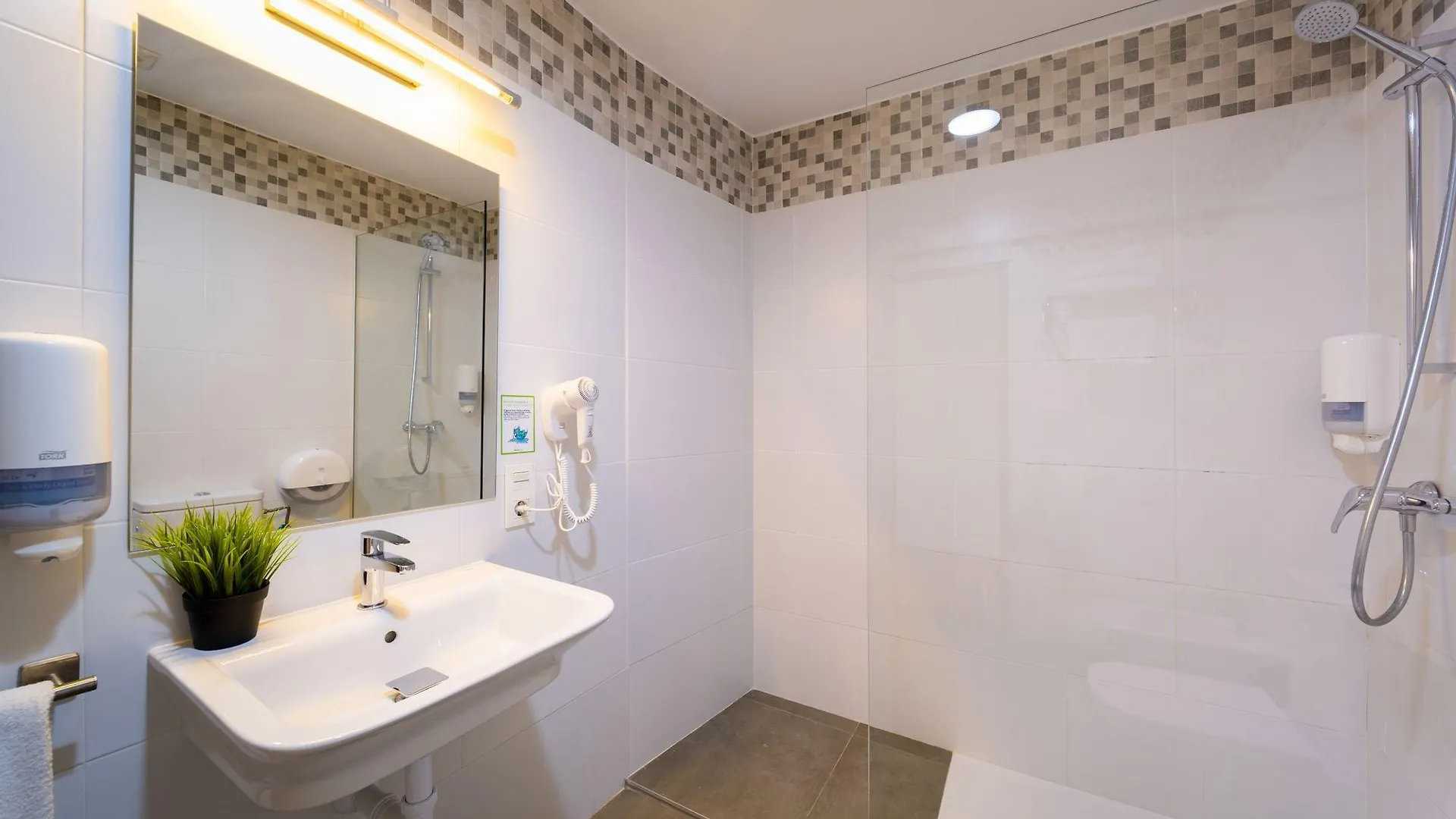 Hotel Centro Vitoria Autocheckin 스페인