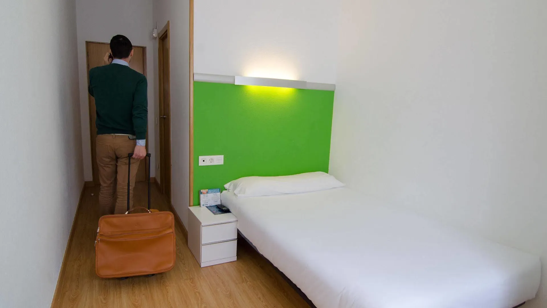 **  Hotel Centro Vitoria Autocheckin 스페인